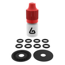 An oil flask and 8 oring and 1 smooth washer and 1 notched washer