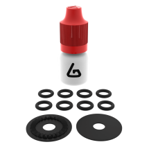 An oil flask and 8 oring and 1 smooth washer and 1 notched washer